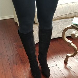 LIKE NEW Aquatalia Black Vera Gomma Boots